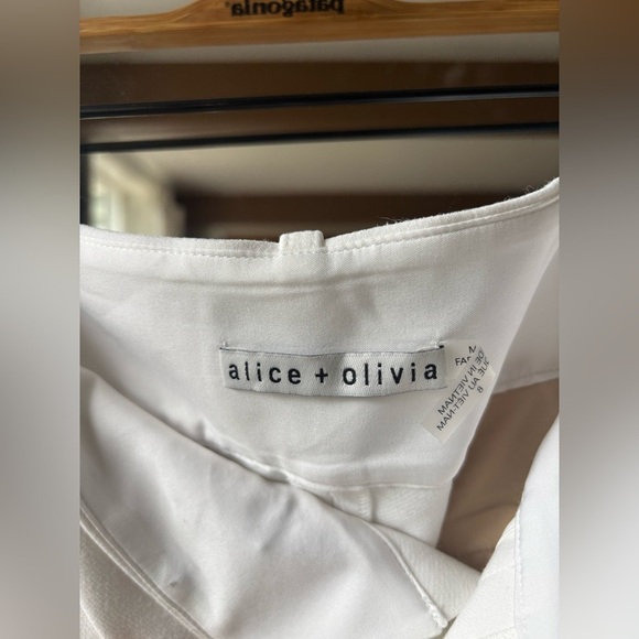 ALICE + OLIVIA | white slim fit trouser with zipper ankled | size 8 - Picture 7 of 8